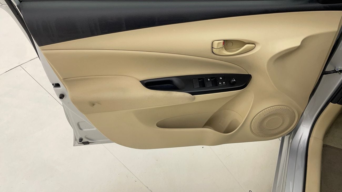 تويوتا يارس SE 1.5 | بدون دفعة مقدمة | اختبار القيادة في المنزل