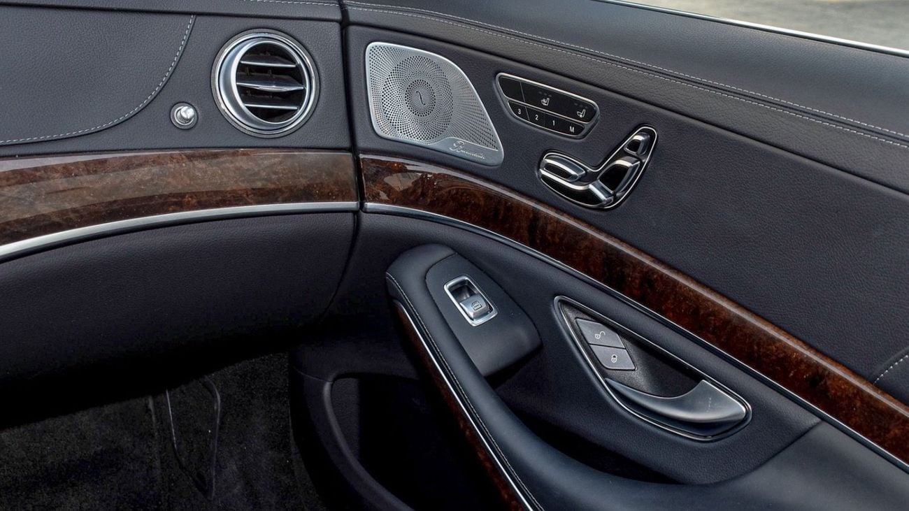 مرسيدس بنز S 560 Std 4.0L (463 HP)