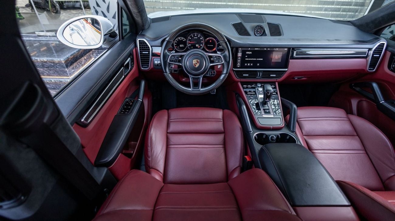 Porsche Cayenne GTS 4.0L (455 HP) Porsche Cayenne GTS Coupé 2021 GCC | Agency Warranty | Service Contract
