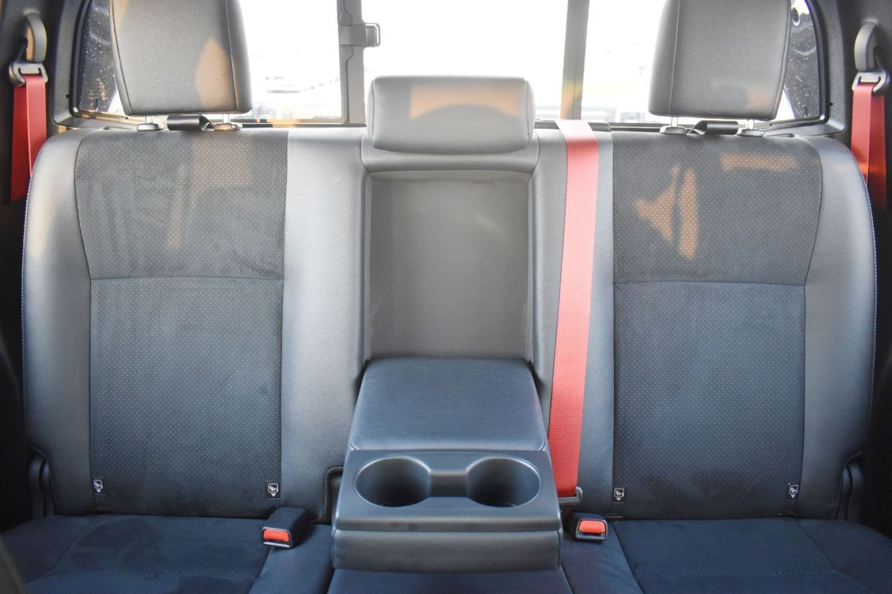 Toyota Hilux GR Sport 4.0L V6 PETROL