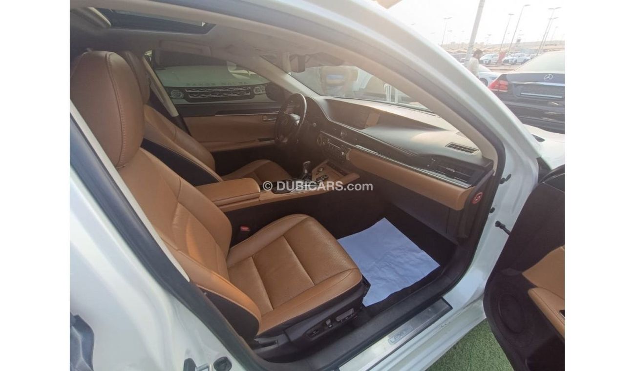 Lexus ES 300 The car is very good, in perfect condition, looks clean from the inside and outside without any acci