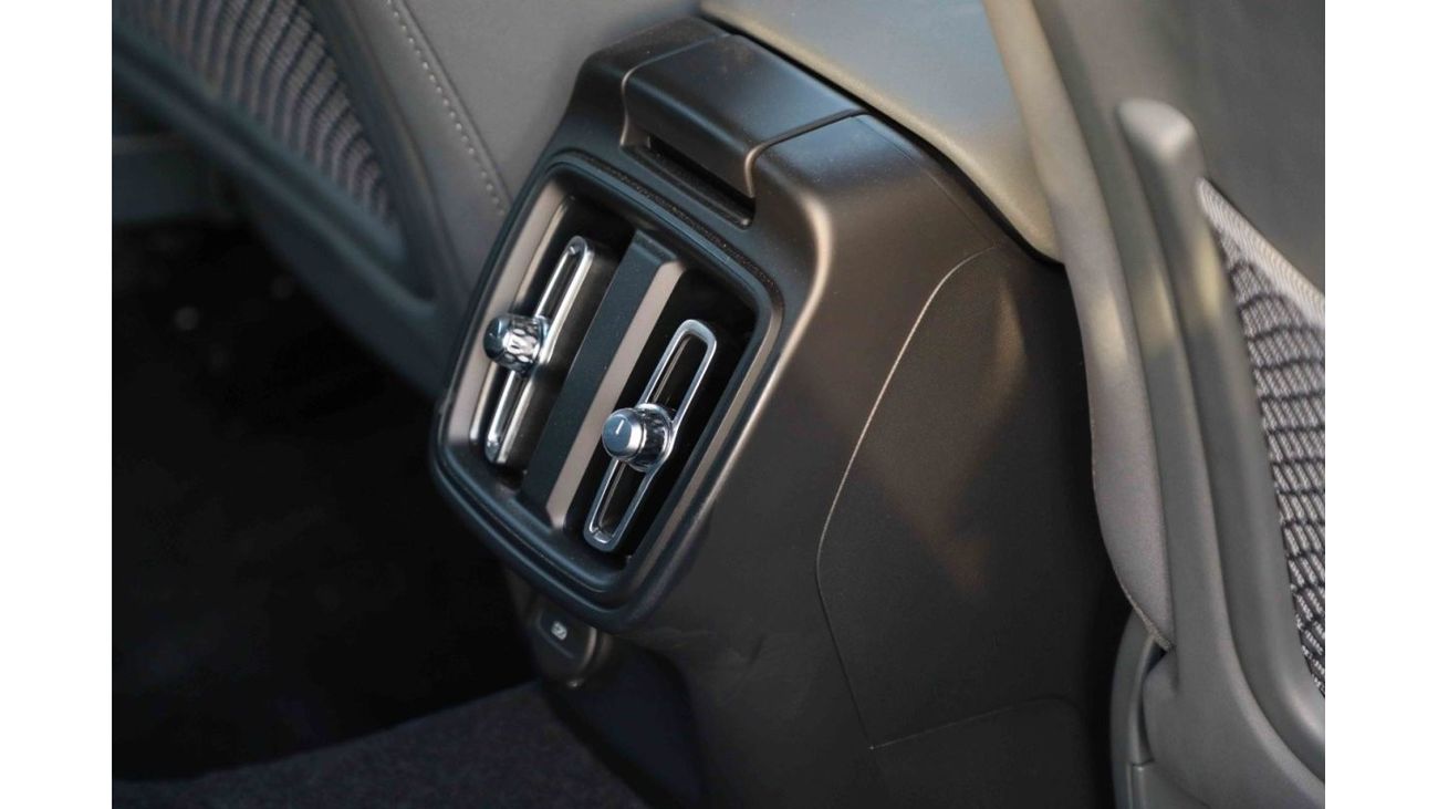 بولستار بوليستار 2 2022 Polestar 2 Mid - أبيض داخل رمادي | سعر التصدير