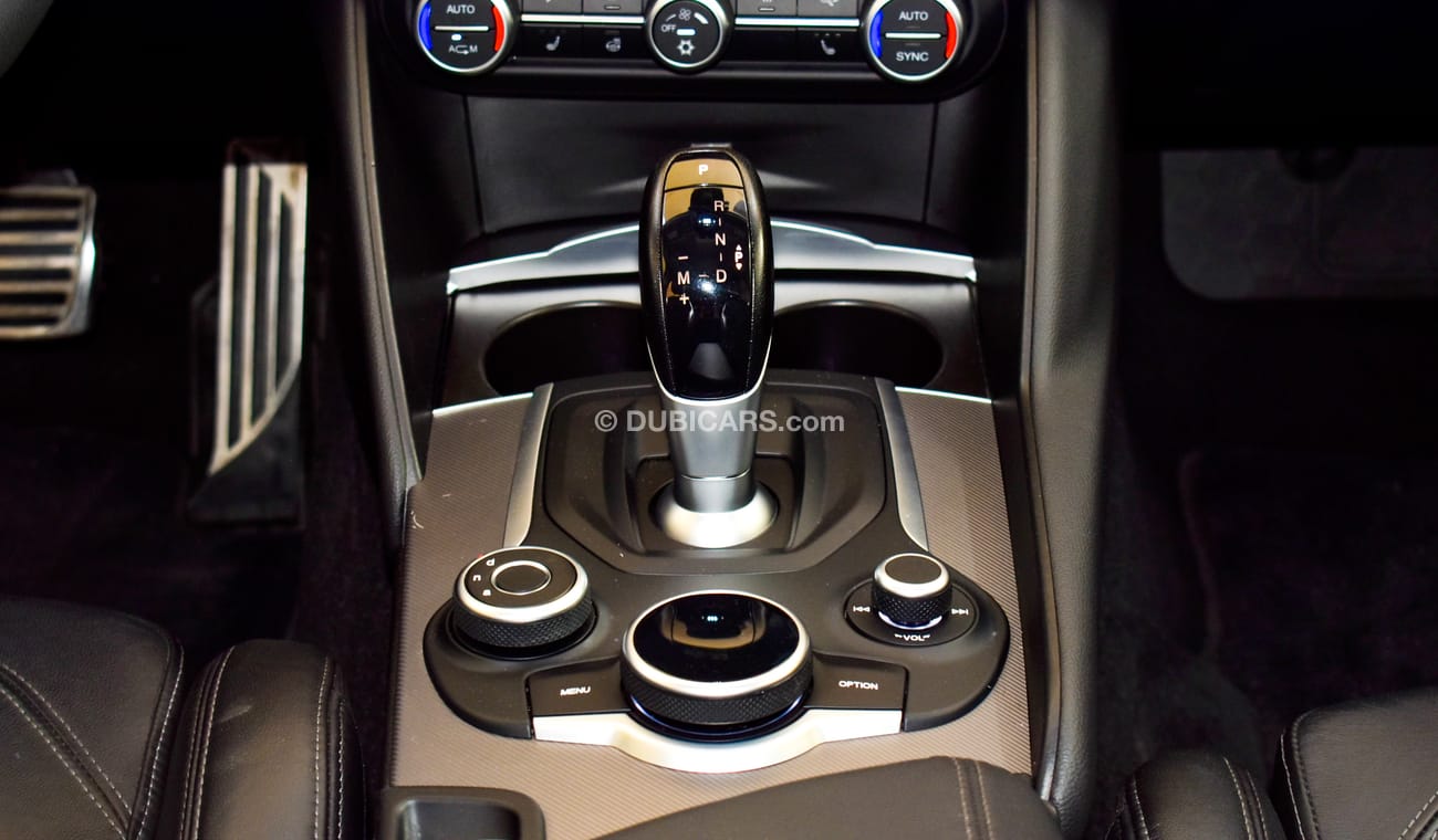 ألفا روميو جوليا Veloce Q4