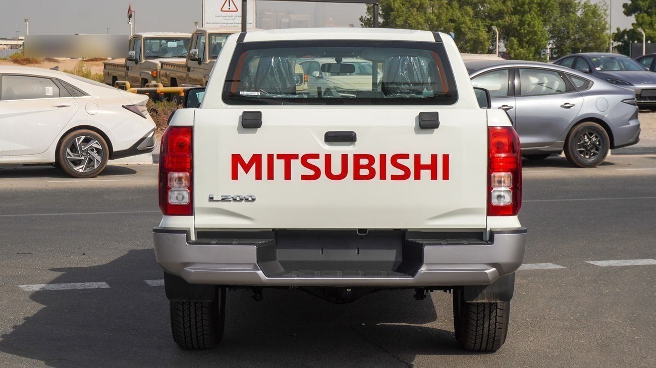 ميتسوبيشي L200 2.4L  4WD M/T