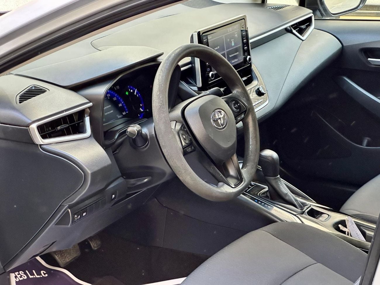 Toyota Corolla LE Corolla HYBRID