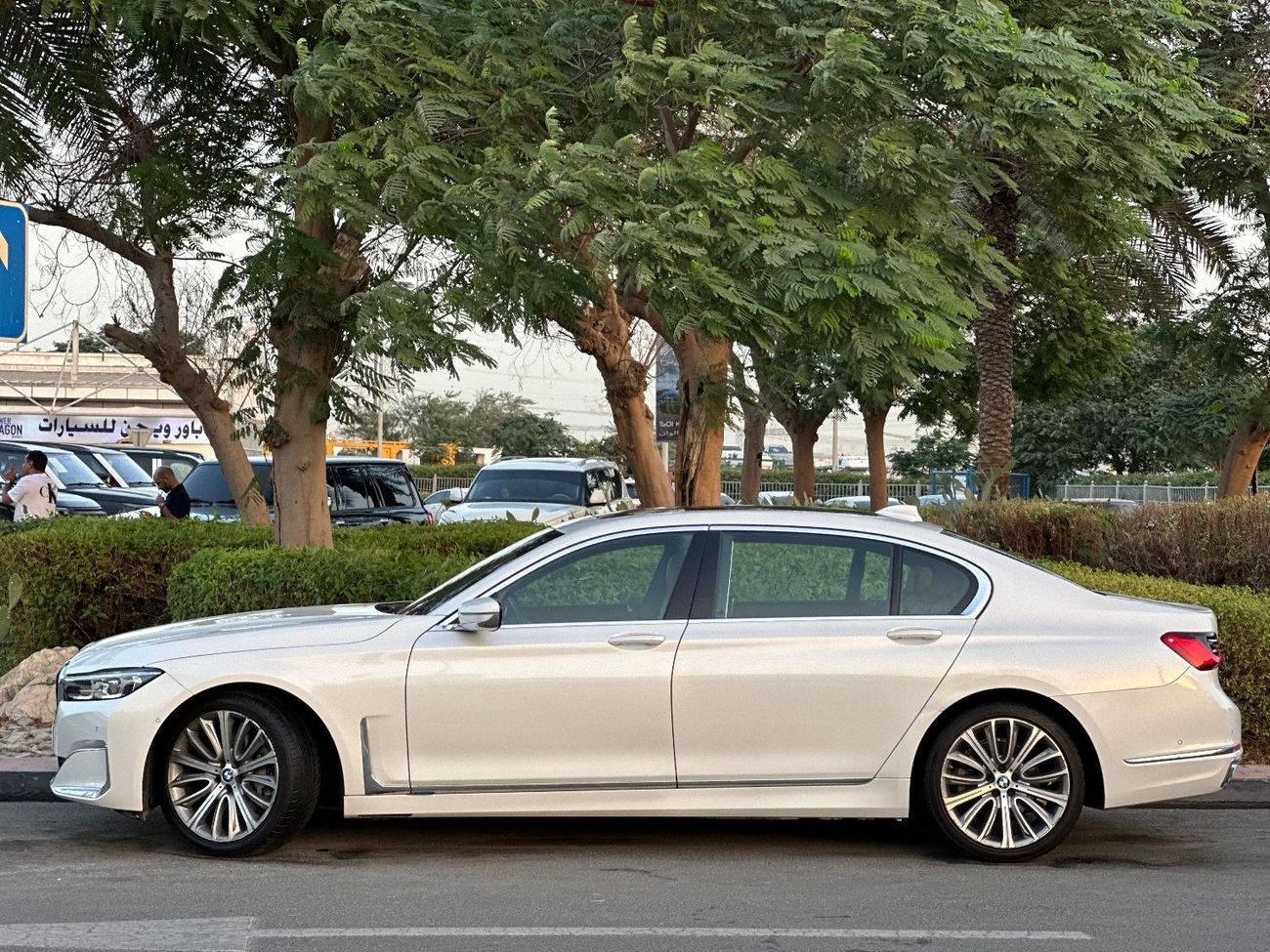 بي أم دبليو 730Li Executive 2.0L