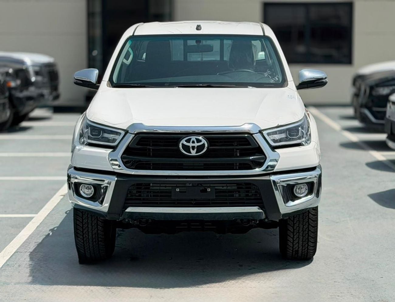 Toyota Hilux SR5 2.7L Petrol 4WD 2026 Export Price @ 132,500 AED