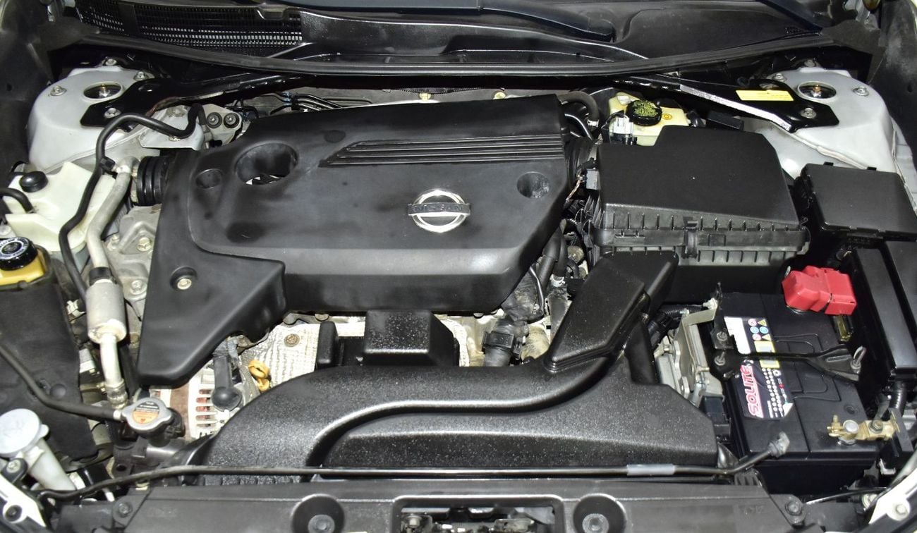 نيسان ألتيما EXCELLENT DEAL for our Nissan Altima 2.5 SV ( 2015 Model ) in Silver Color GCC Specs