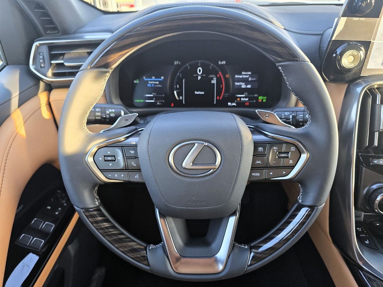 Lexus LX600 LEXUS SIGNATURE LX600 3.5l A/T SUV 7 Seats white color 2026 Model