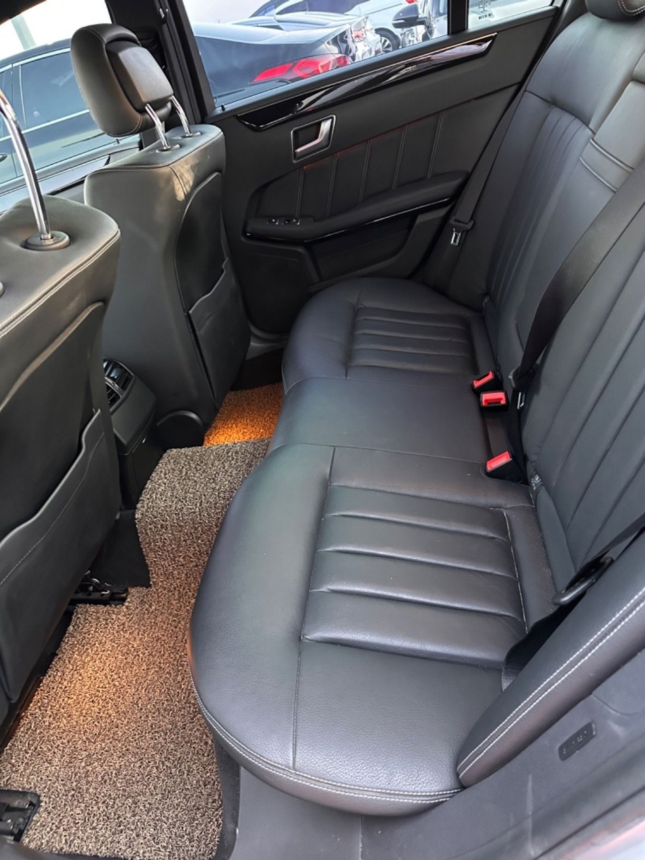 Mercedes-Benz E300 AMG خاليه من الحوادث