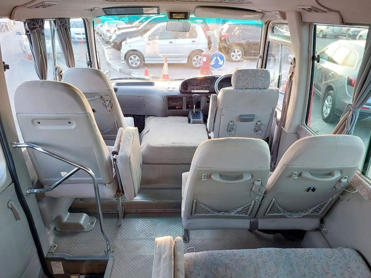 Toyota Coaster TOYOTA COASTER BUS RHD 2006 MODEL 4.0 L DIESEL AUTOMATIC(PM01152)