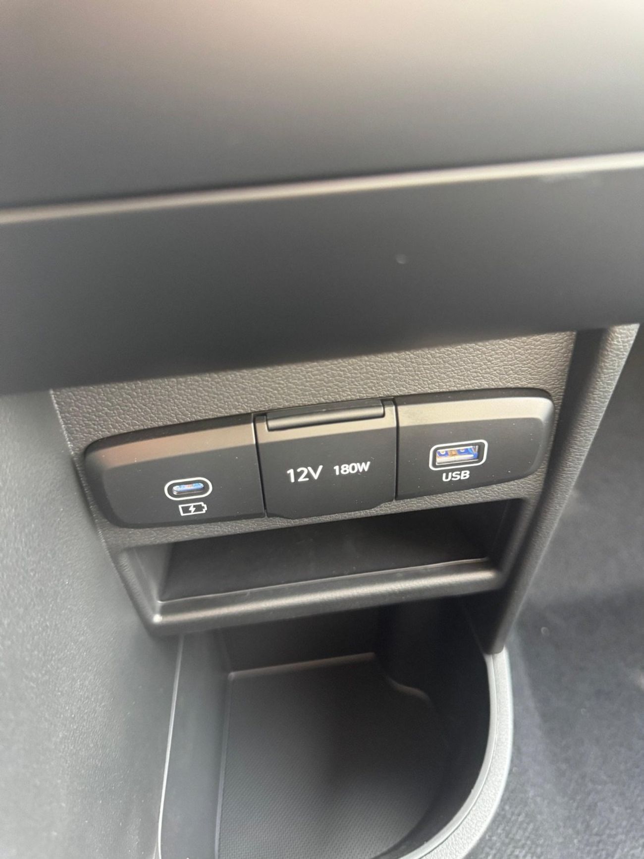 Hyundai Staria 2026 GCC 3.5 Cargo patrol Automatic