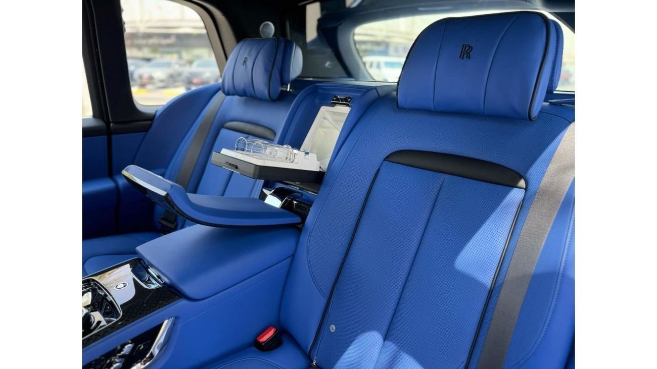 Rolls-Royce Cullinan BLACK BADGE GCC SPEC  UNDER WARRANTY AND SERVICE CONTRACT