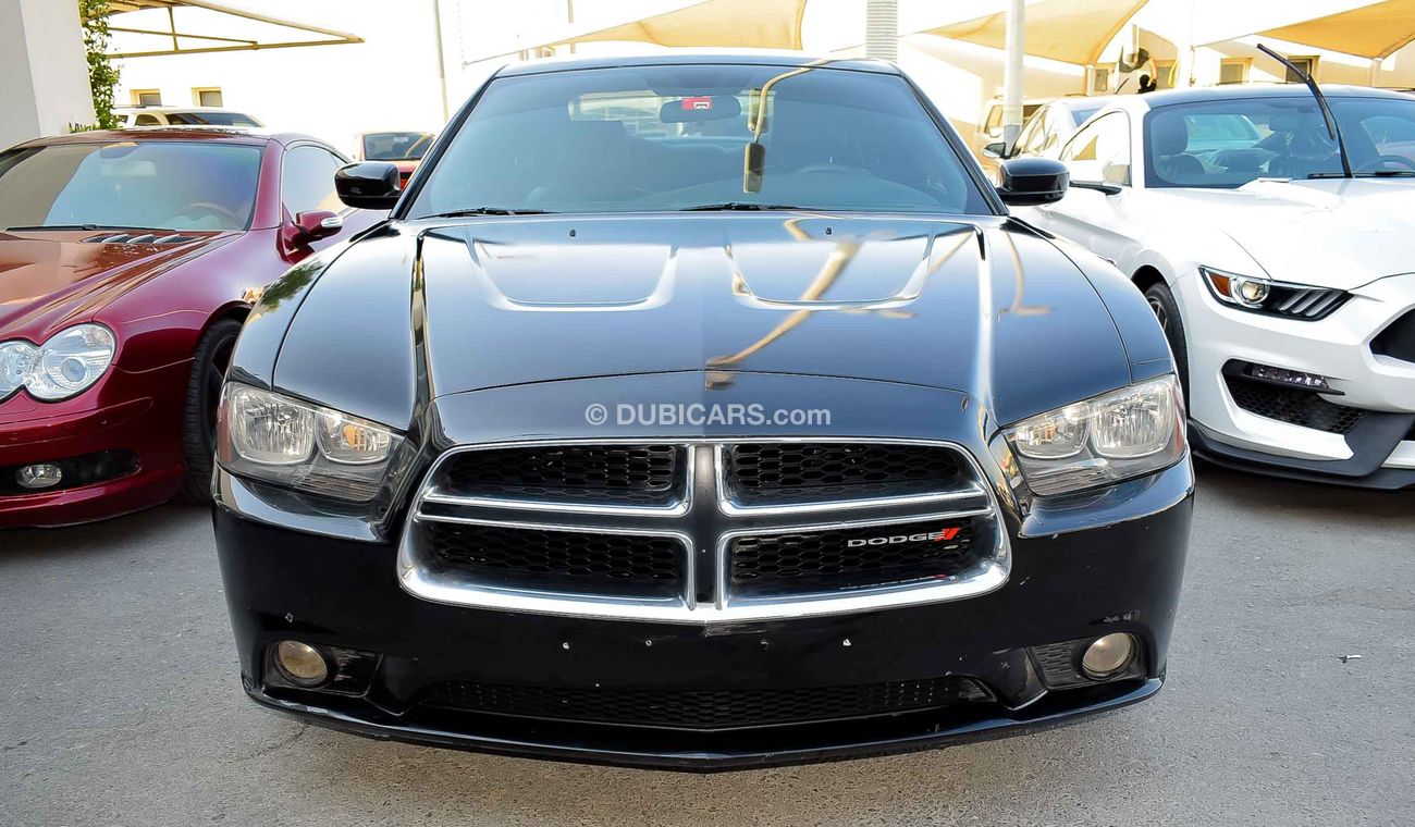 دودج تشارجر 2012 V6 American specs Full automatic