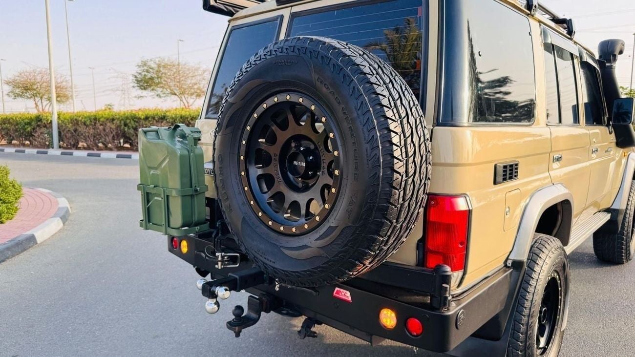 Toyota Land Cruiser 70 PREMIUM ROOF RACK WITH SIDE AWNING CAMPING TENT | 4.5L DIESEL ENGINE | MANUAL TRABSMISSION