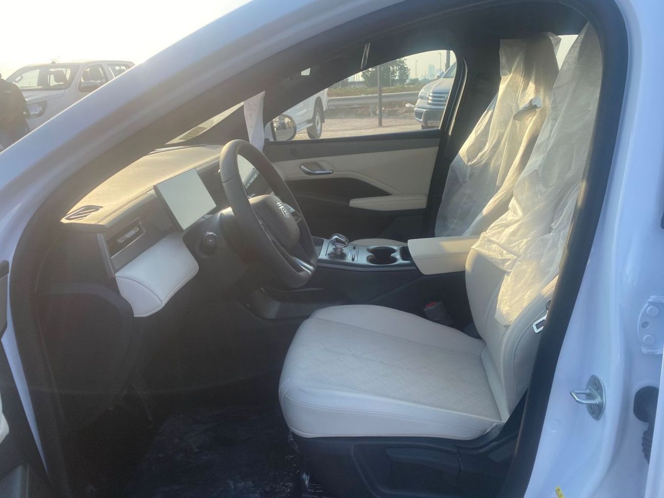 بي واي دي كين بلاس تشين بلس 2025 DM-i Smart Driving Edition 55km النموذج الرائد للسيارة المدمجة الهجينة (DM-i) بقوة 101