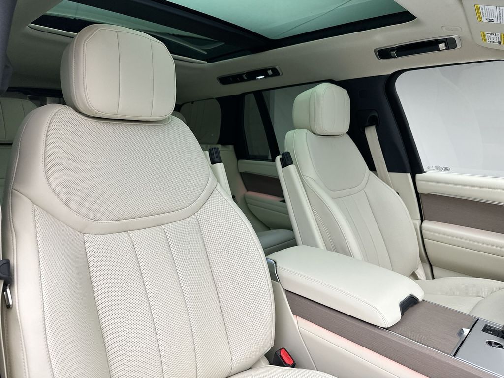 Land Rover Range Rover SE interior - Seats