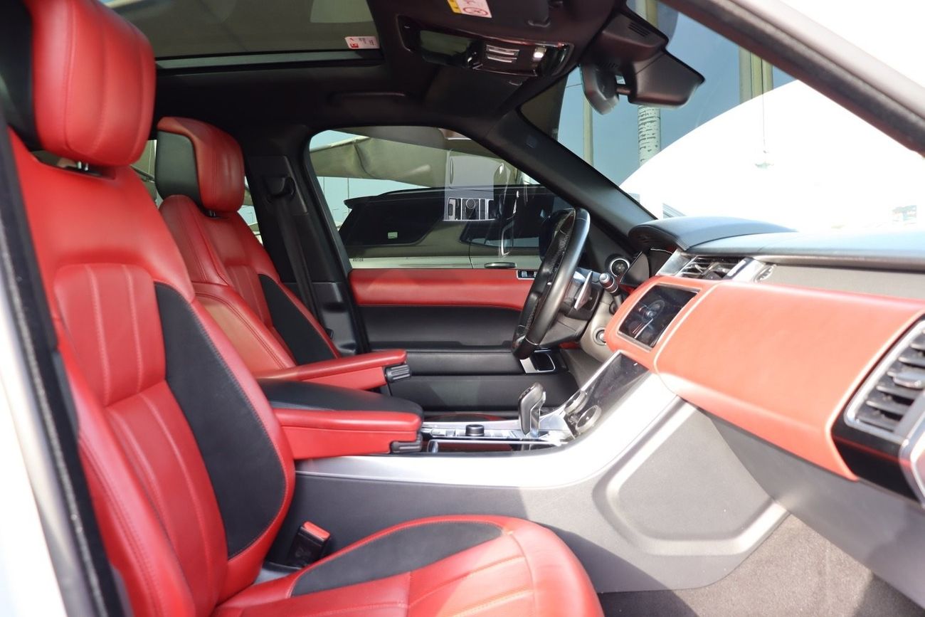 لاند روفر رينج روفر سبورت HSE 3.0L (340 HP) Range Rover Sport HSE V6 / 2018 / GCC / Original Paint