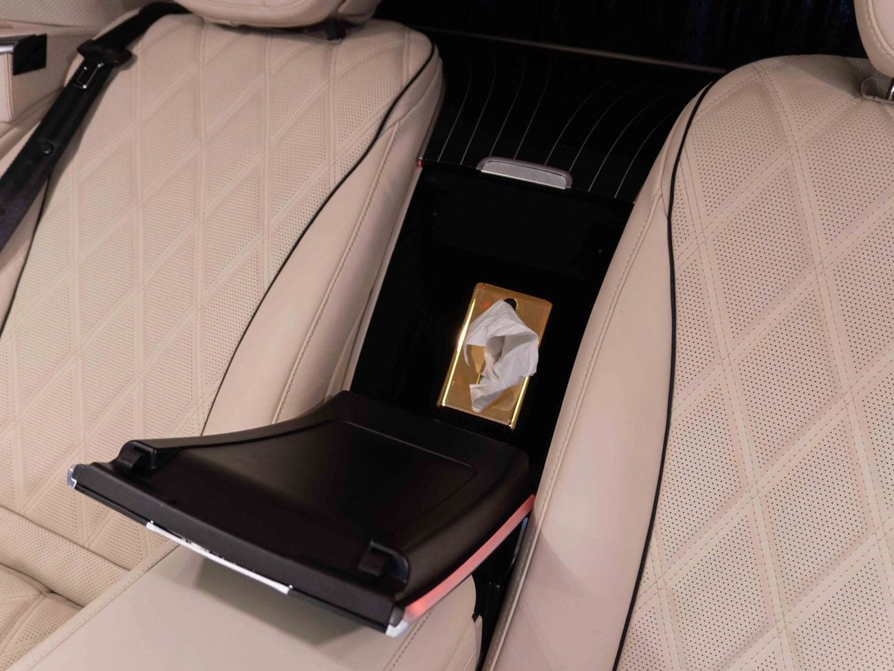 مرسيدس بنز V 300 Built by Barugzai – V300 2025 | Exclusive 1 of 5 | Additional AC