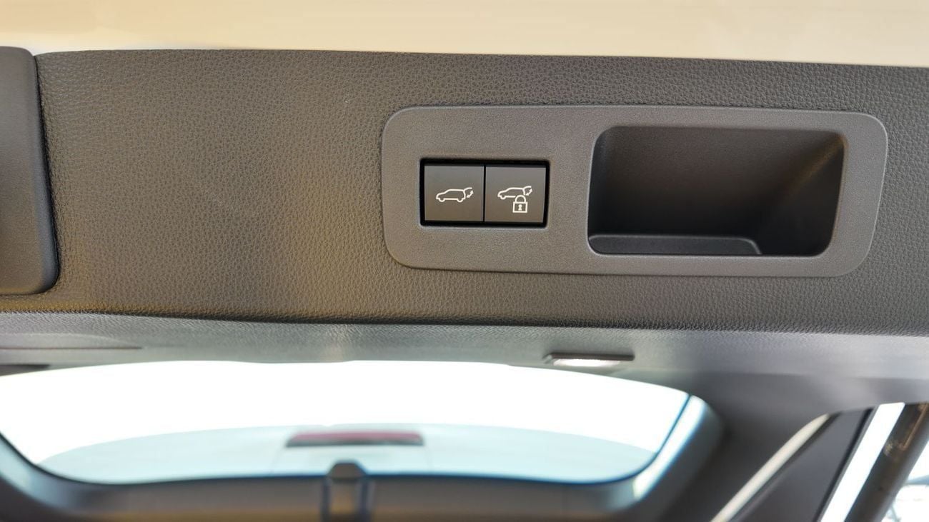 لكزس LX 700h F Sport