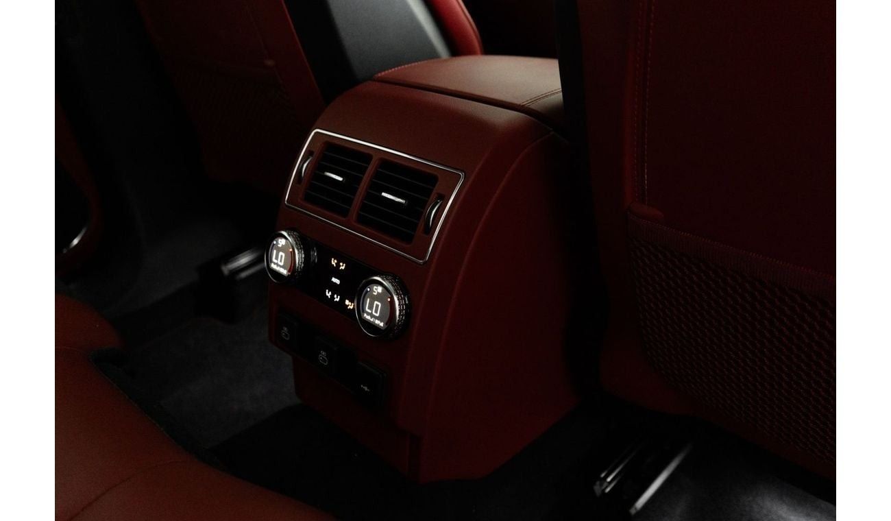 جاكوار F بيس SVR 5.0L