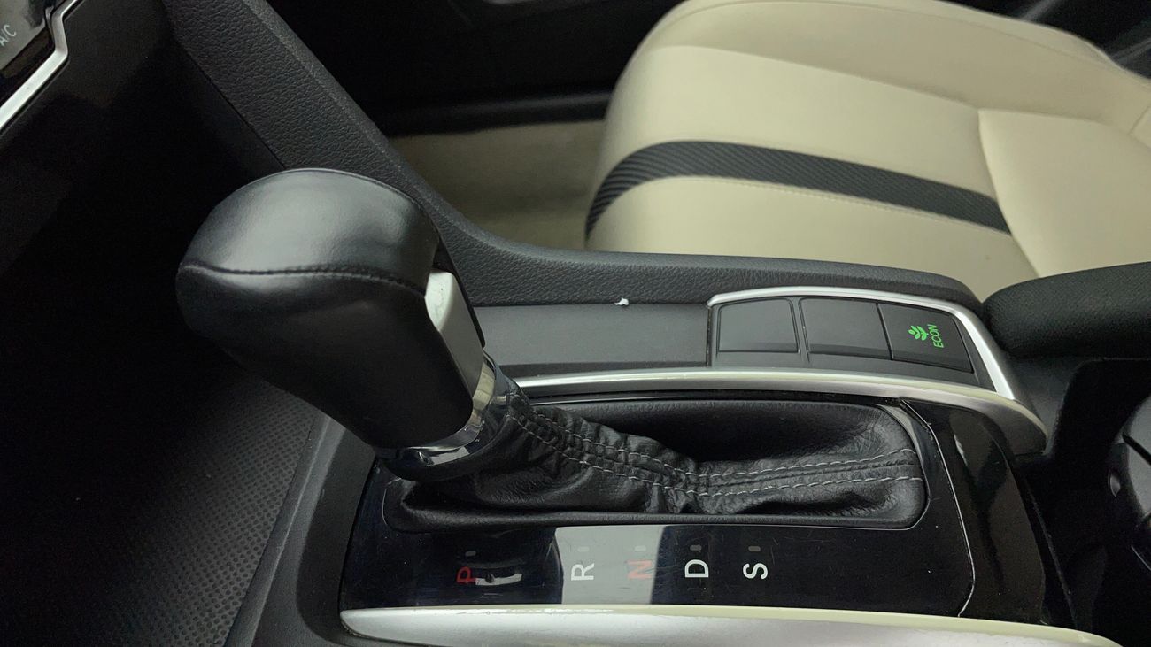 هوندا سيفيك LX SPORT 1.6 | بدون دفعة مقدمة | اختبار قيادة مجاني للمنزل