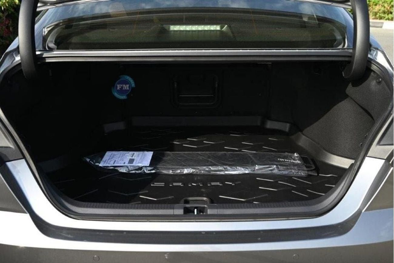 Toyota Camry Hybrid Lumiere 2.5L Petrol 5 Seater Automatic