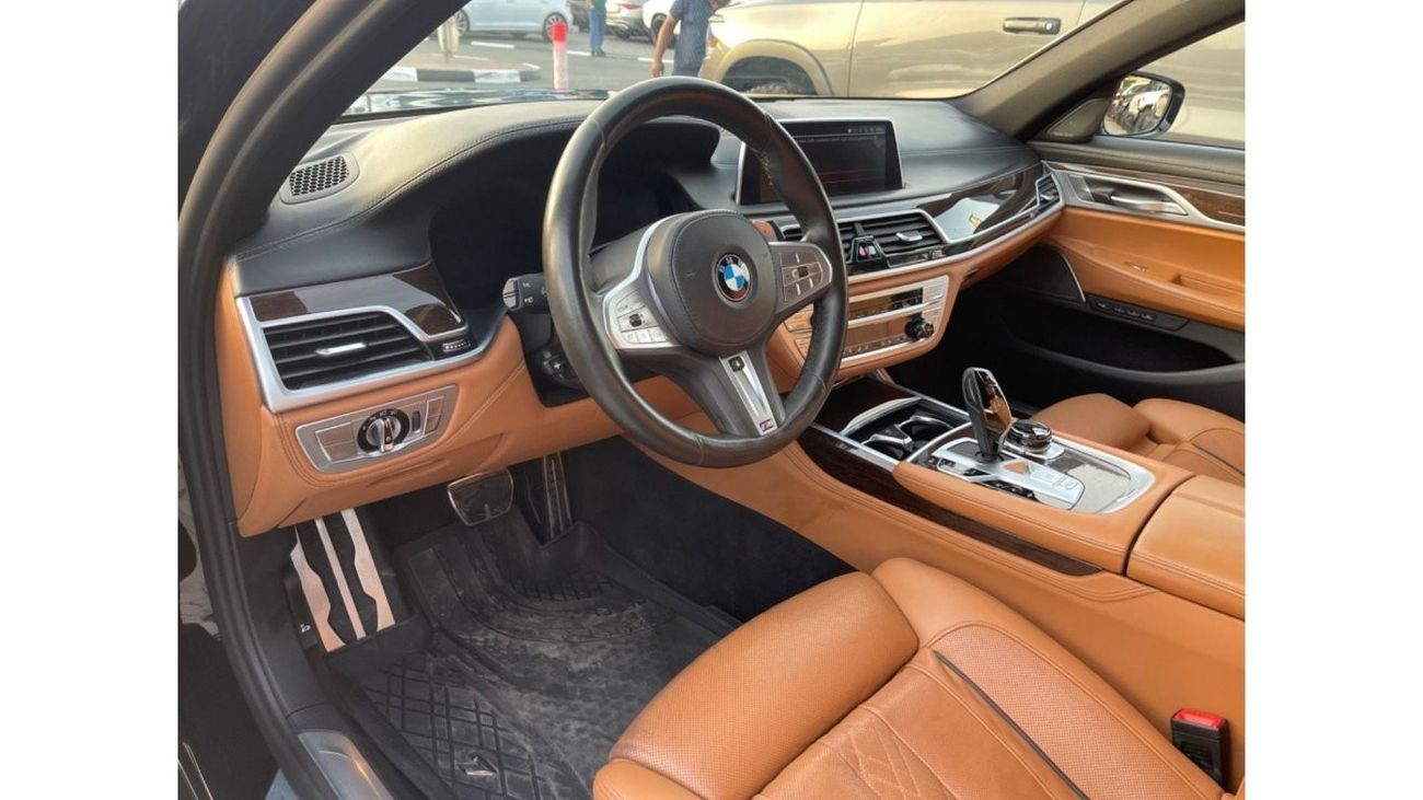 بي أم دبليو 750Li xDrive