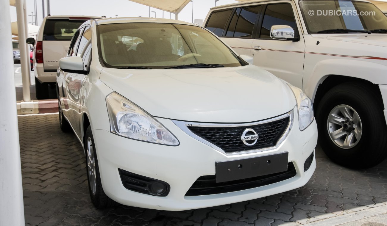 Nissan Tiida SV