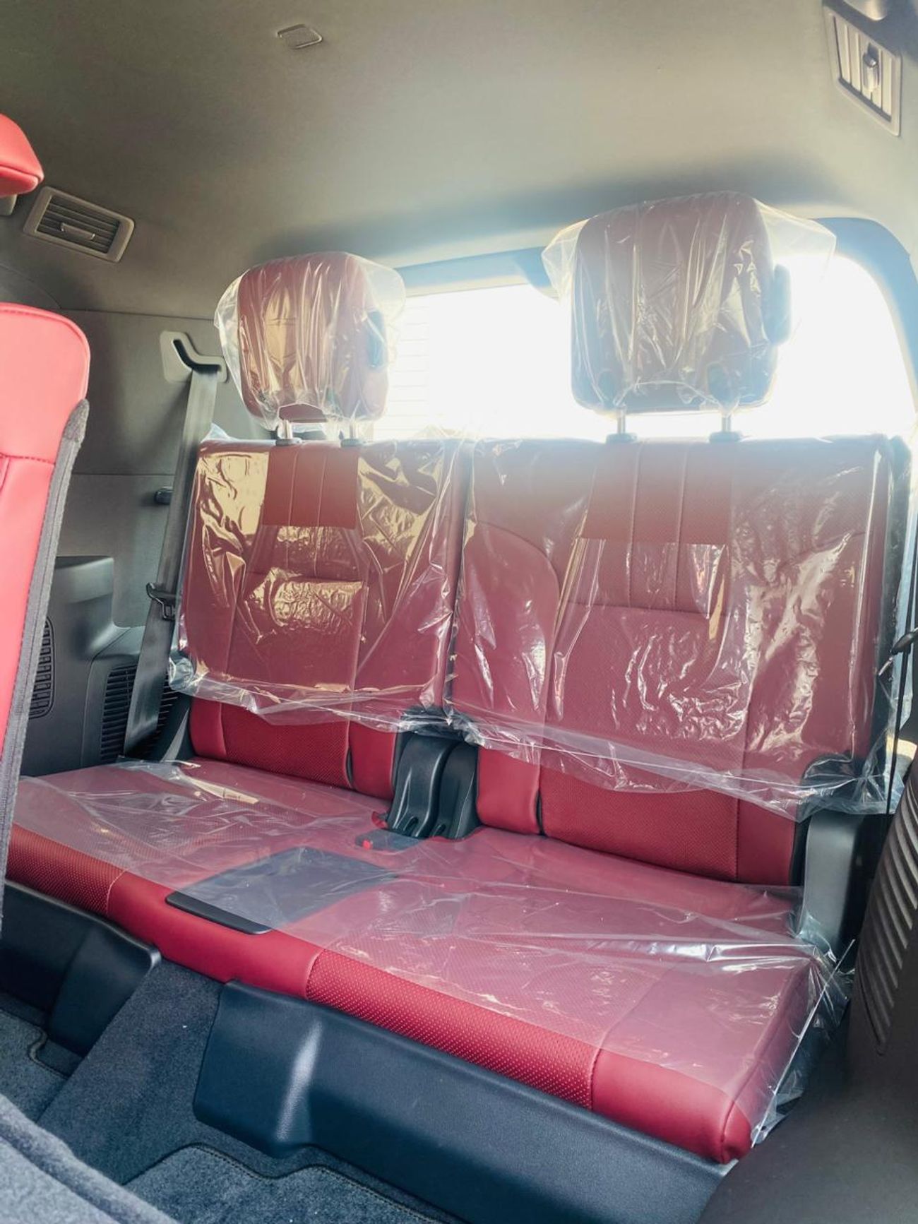 لكزس LX 700h Signature