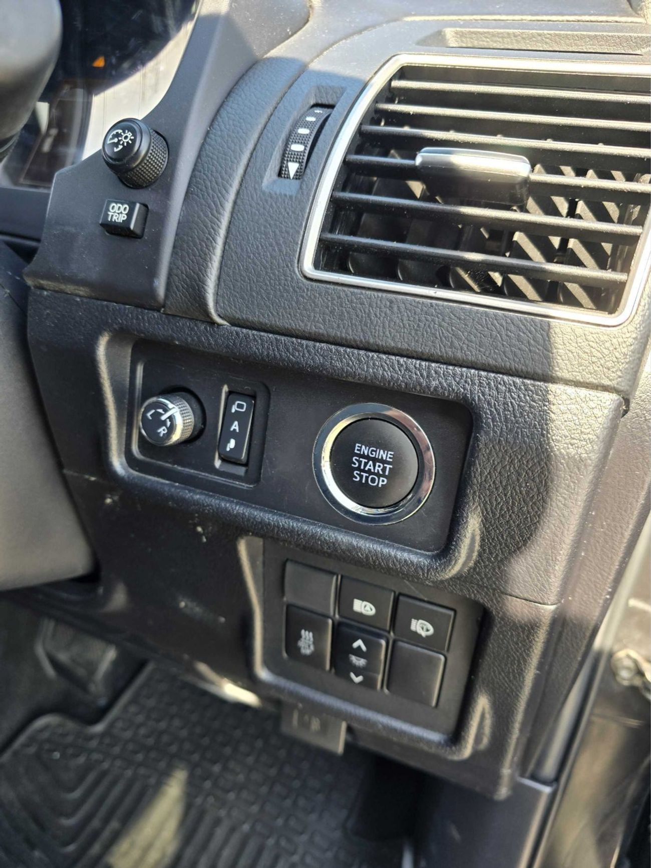 تويوتا برادو 4x4 Diesel Right Hand Drive ( Export Only)