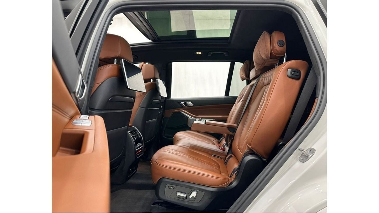 BMW X7 xDrive40i Luxury M Sport Package 2022 BMW X7 xDrive40i M-Sport 7 Seater, Jan 2027 BMW Warranty + Ser