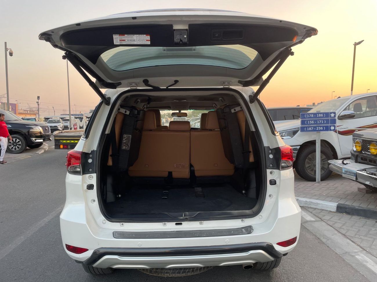 تويوتا فورتونر VXR 4.0L (278 HP)