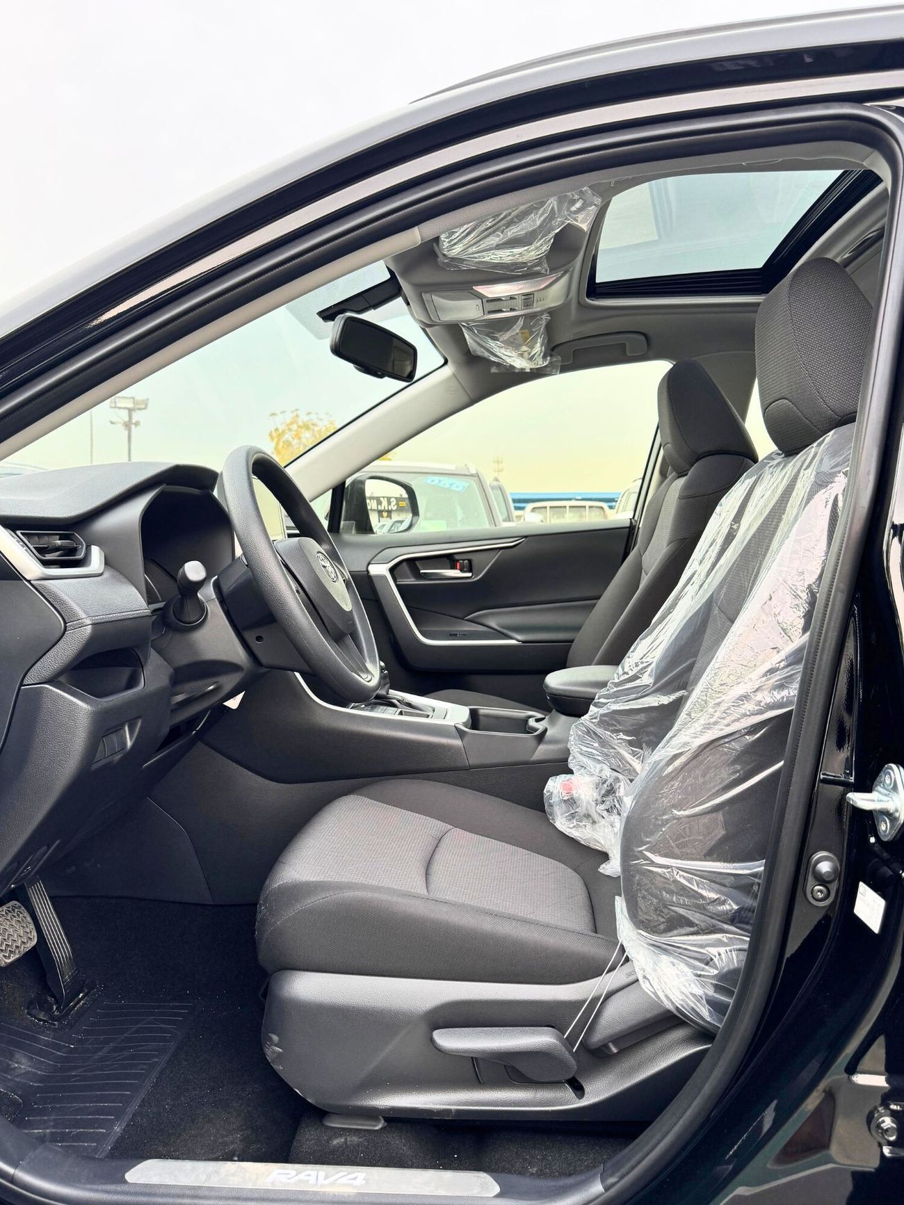 Toyota RAV4 EURO 6 / Full Option / 2.5L With Sunroof / 4WD CODE # RAVPH