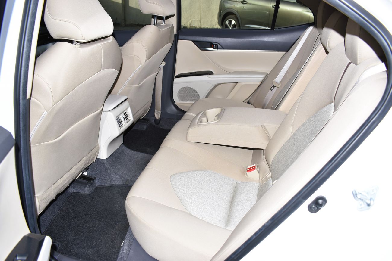 Toyota Camry AED 1359 PM | 2.5L SE GCC DEALER WARRANTY