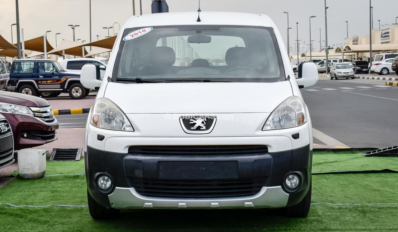 بيجو بارتنر تيبي برتنر ابيض ديزل 2010  بحالة ممتازة