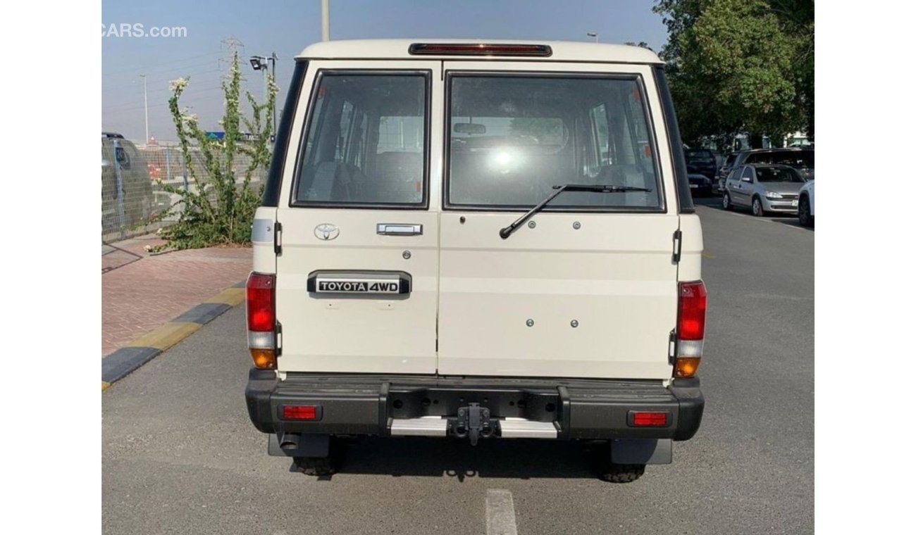 ميتسوبيشي كانتر فان Diesel 4.2L MT 2020 Model Hardtop