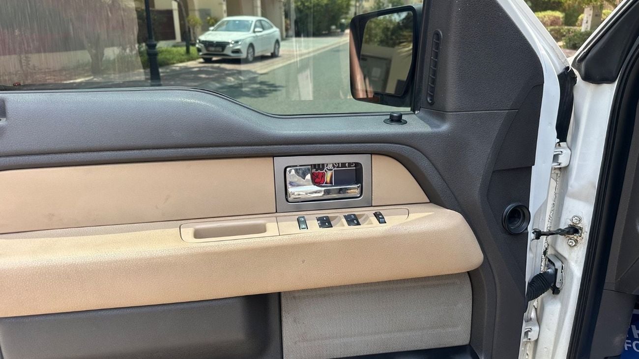 Ford F-150 XLT CREW CAB