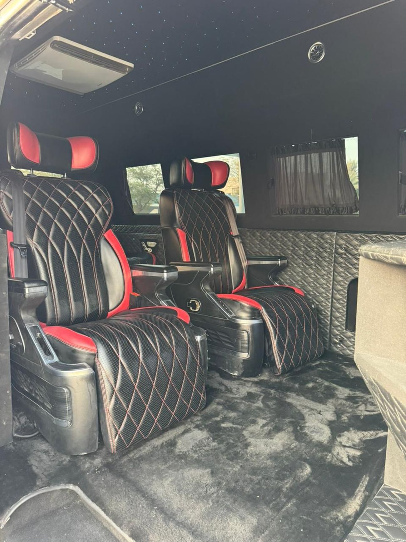 GMC Savana 6.6L V8 Petrol | 7” Touchscreen Display | Rear Vision Camera | High Roof Option | 7 STR