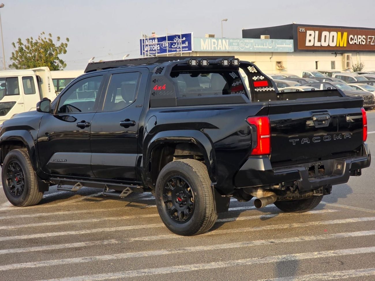 تويوتا تاكوما 2024 Model 2.4L normal engine ,Push button , leather seats and low mileage