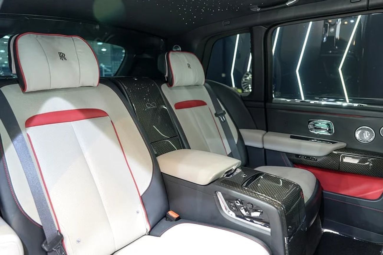 رولز رويس كولينان Black Badge, Rear Executive Seats w/ Entertainment, Bespoke Audio, Dealer Warr + Ser!!