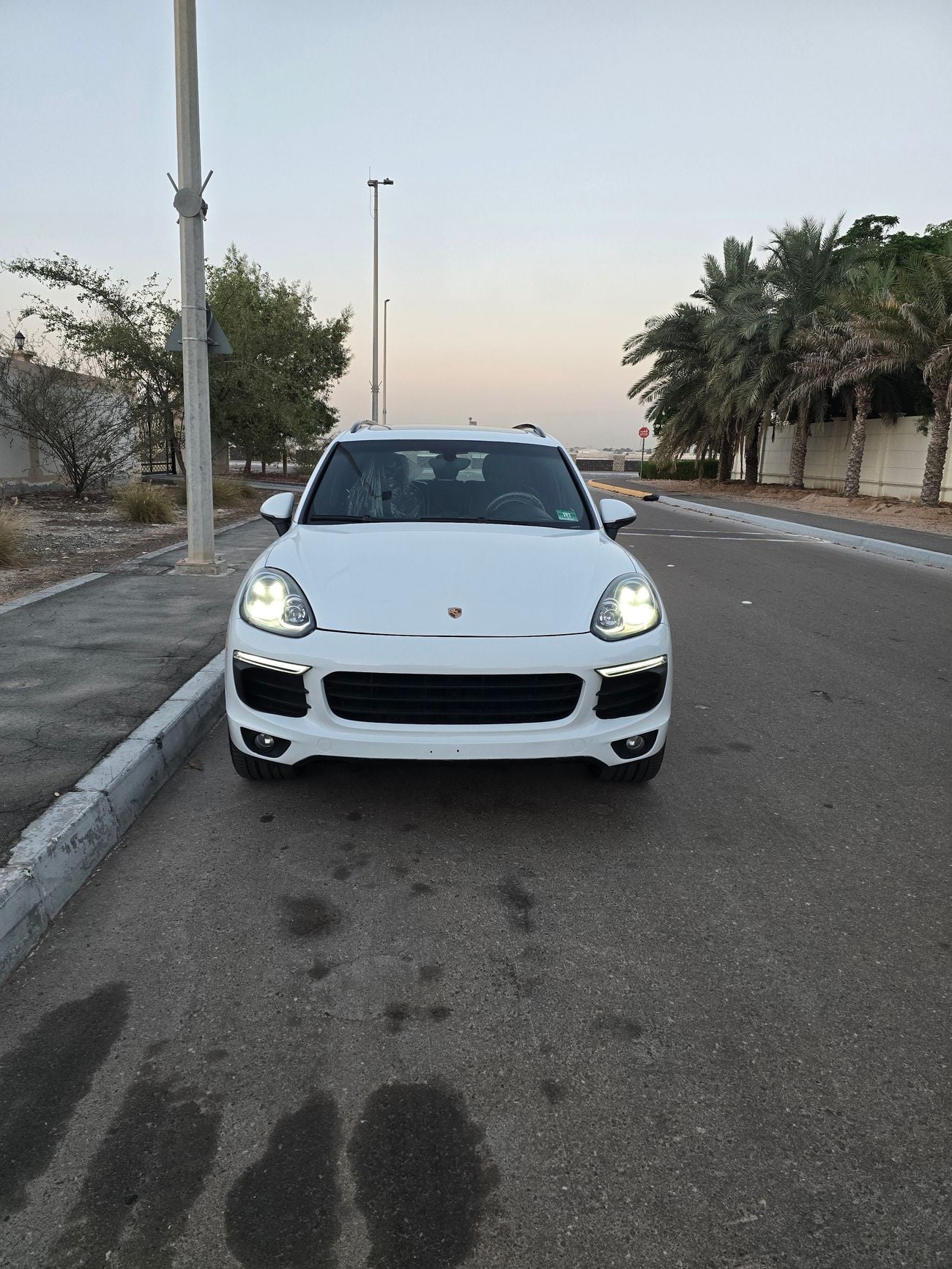 مرسيدس بنز GLB 250 For sale porsche cayenne 2016 full option v6
