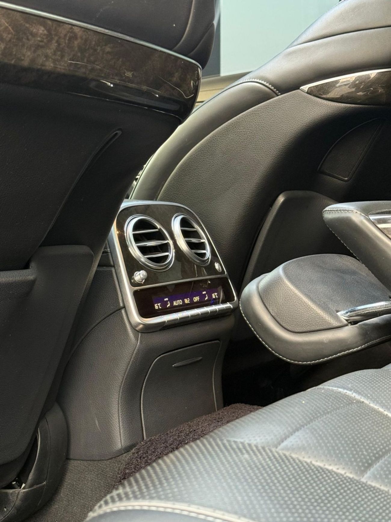 مرسيدس بنز S 550