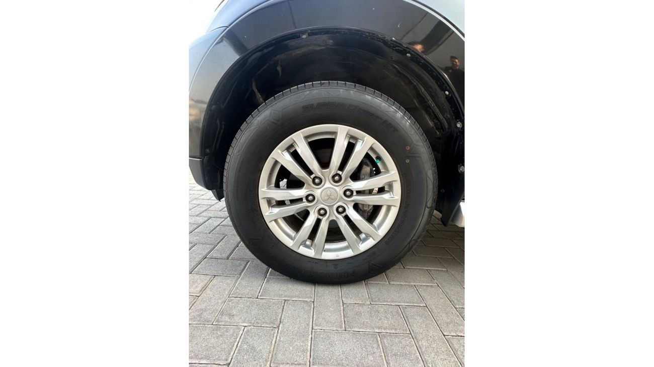 Mitsubishi Pajero GLS Highline Top باجيرو GCC2017