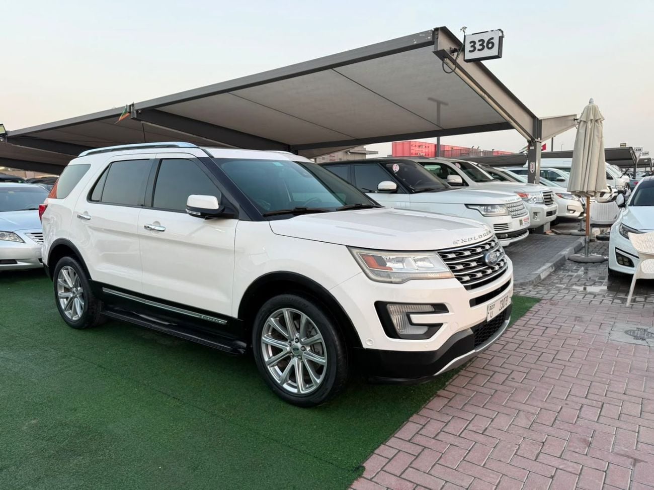 Ford Explorer imported, full panoramic sunroof, 4x4,