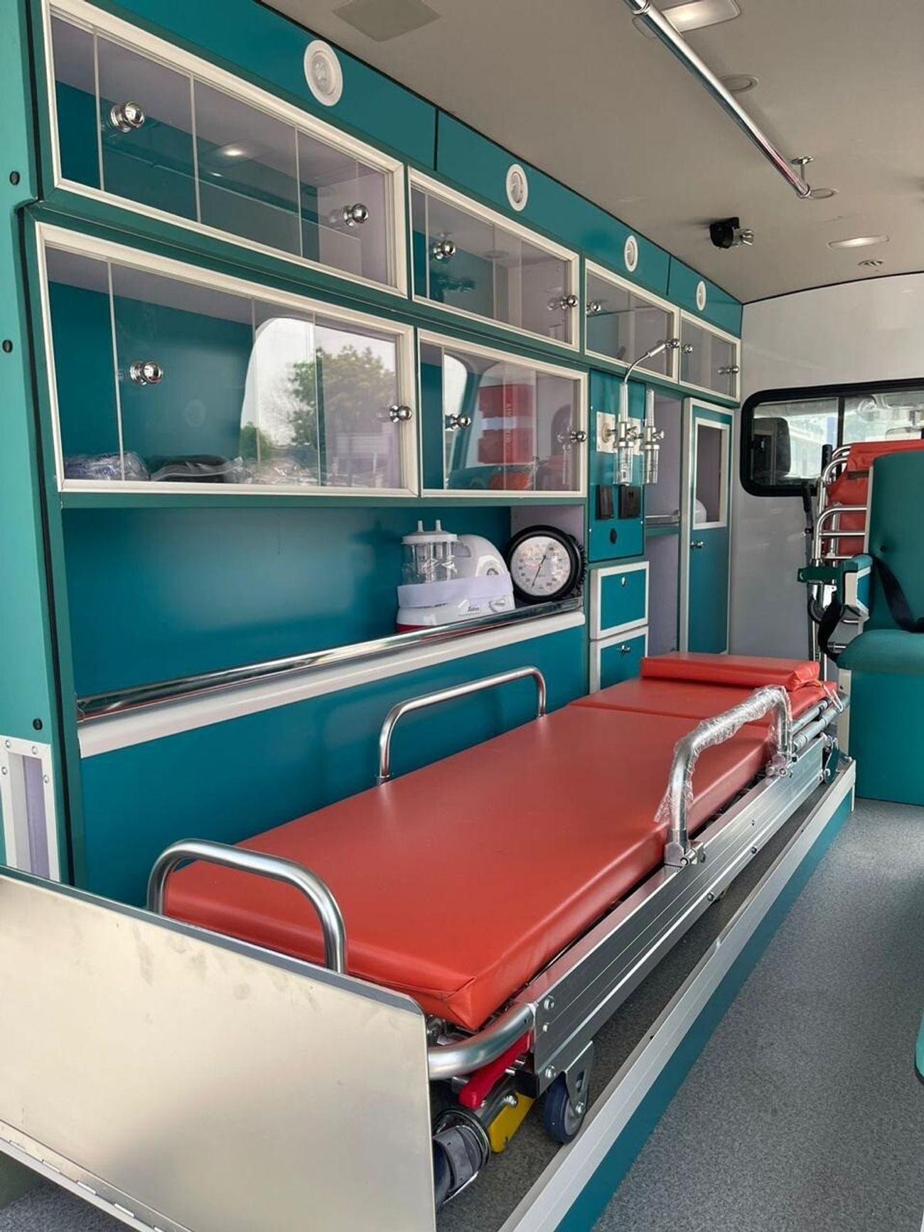 Toyota Hiace High Roof Van 3.5L