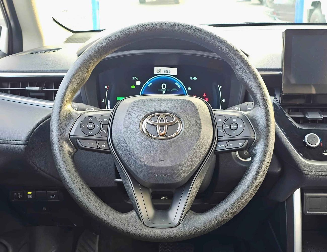 Toyota Corolla Cross HYBRID FULL OPTION / 2.0L V4 / LEATHER + ELECTRIC SEAT / MUD GUARD /SUNROF / CODE # HYBRID
