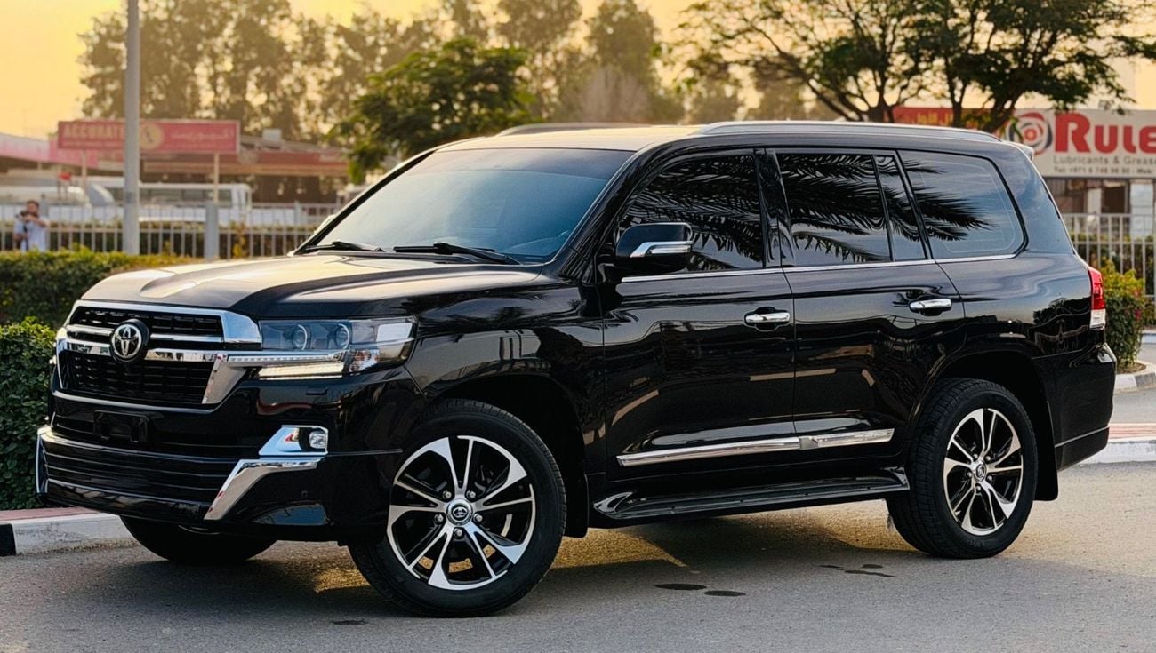 تويوتا لاند كروزر 