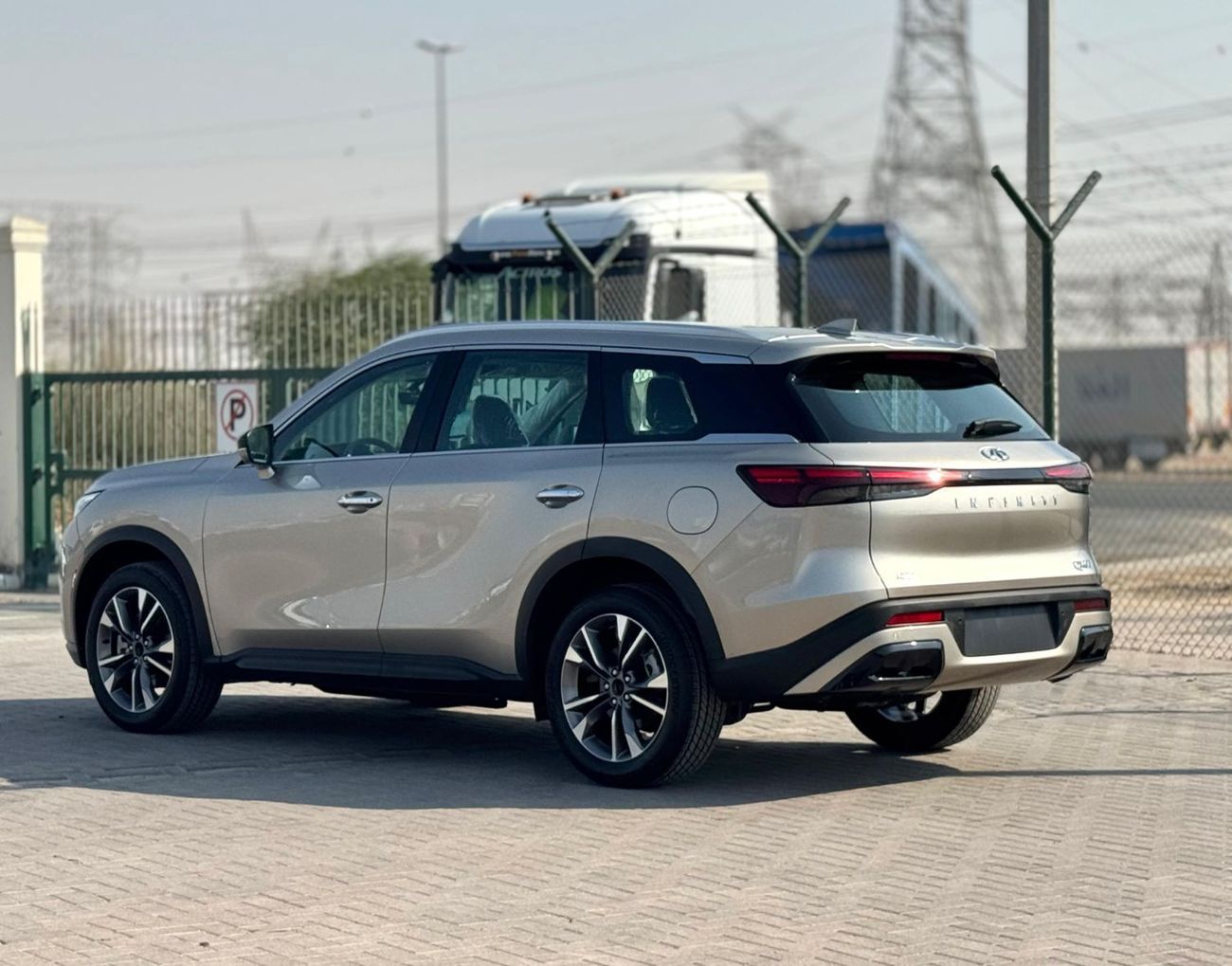 إنفينيتي QX60 3.5L Luxe V6 AWD GCC 2024 Export ONLY @ 153,000 AED