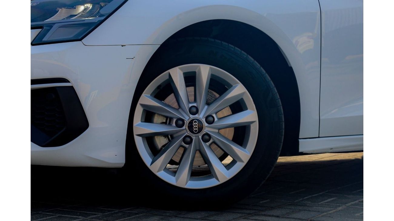 Audi A3 35 TFSI Audi A3 35TFSI 2022 GCC under Warranty with Flexible Down-Payment/ Flood Free.
